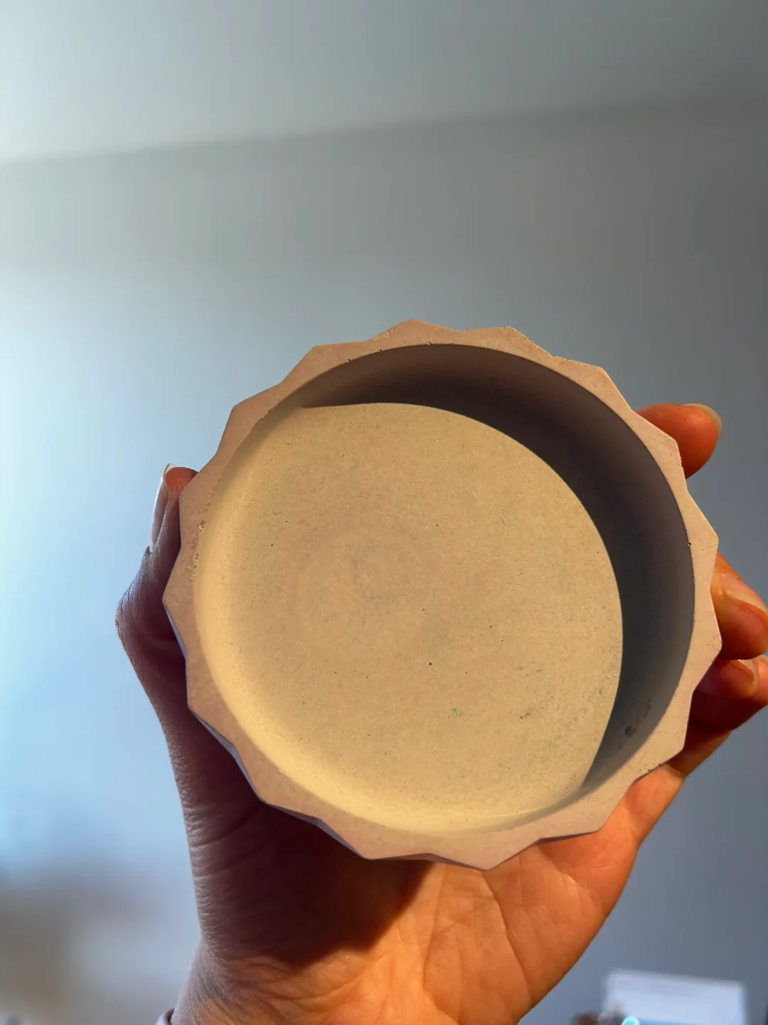 Small Geometric Concrete Dish/Candle Holder image indicator(3)