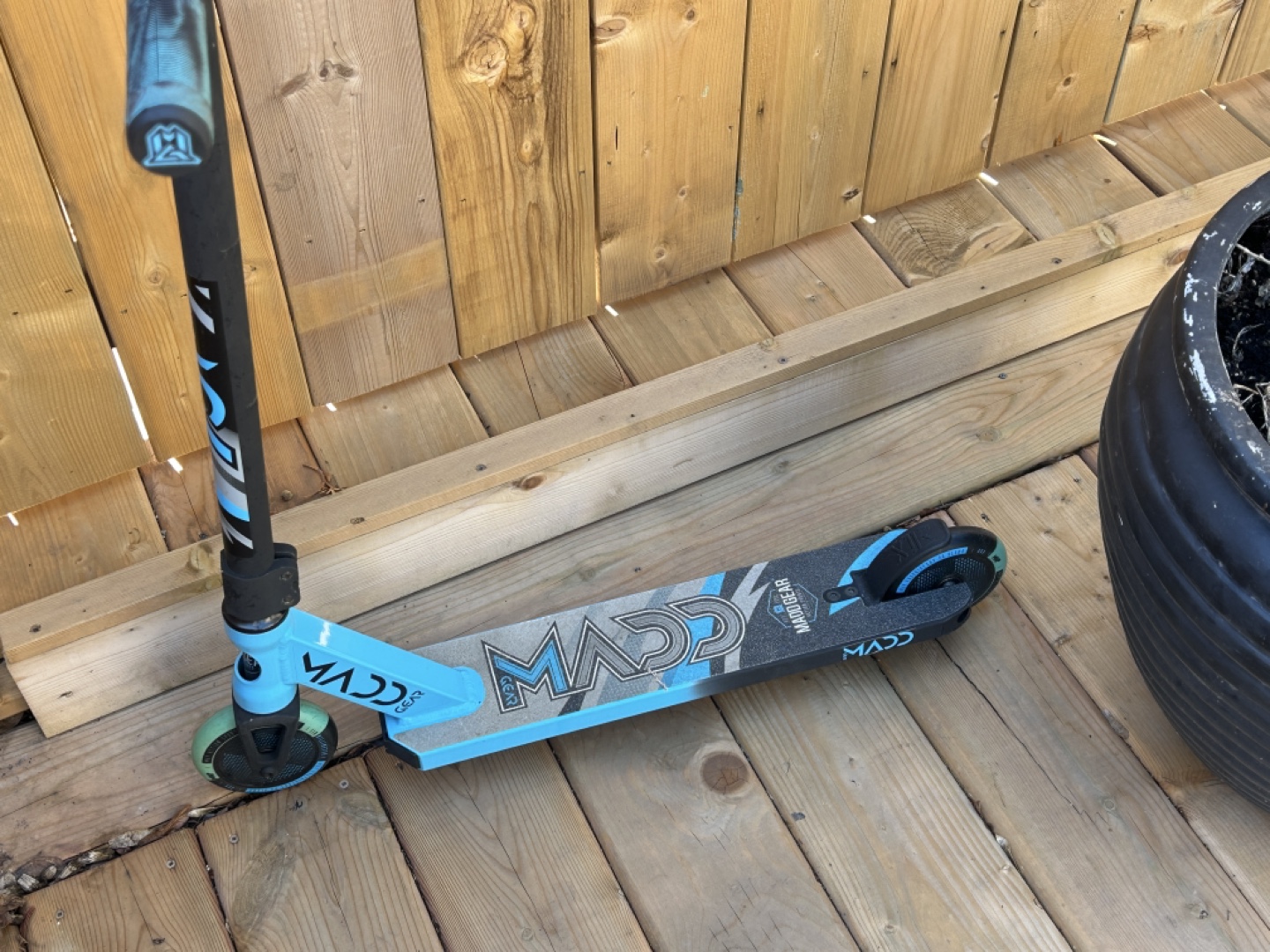 Madd Gear MGX Pro Scooter