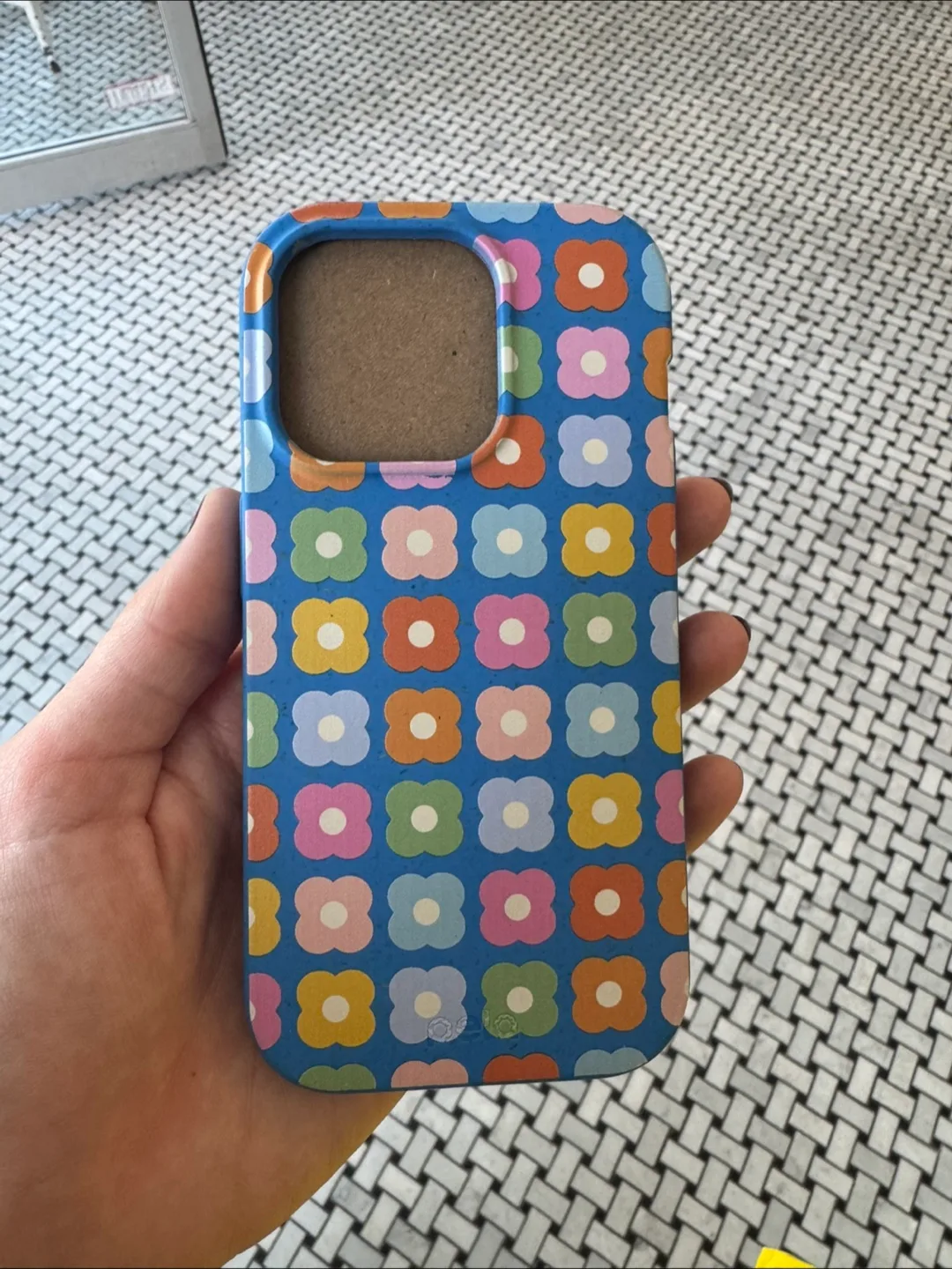 New Pela iPhone 15 Pro Case image indicator(2)