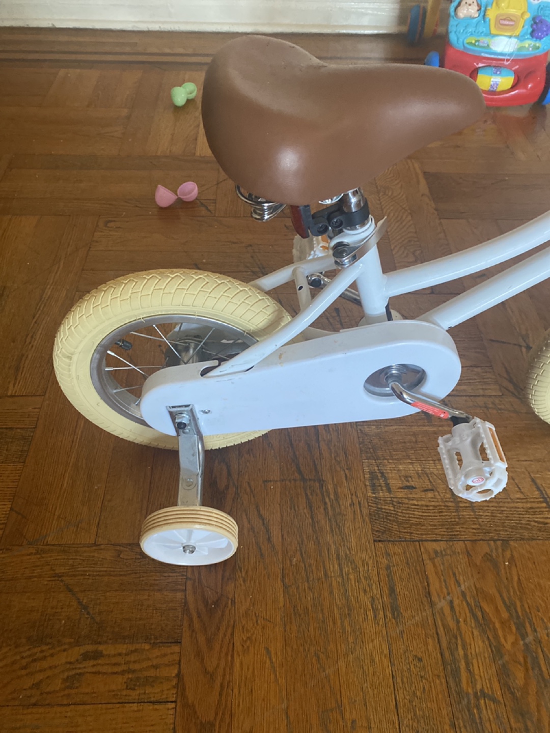 Little Tikes 12" Balance Bike with Basket and Training Wheels - photo 3