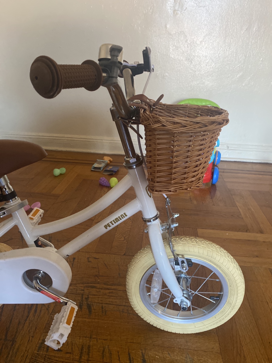 Little Tikes 12" Balance Bike with Basket and Training Wheels - photo 4