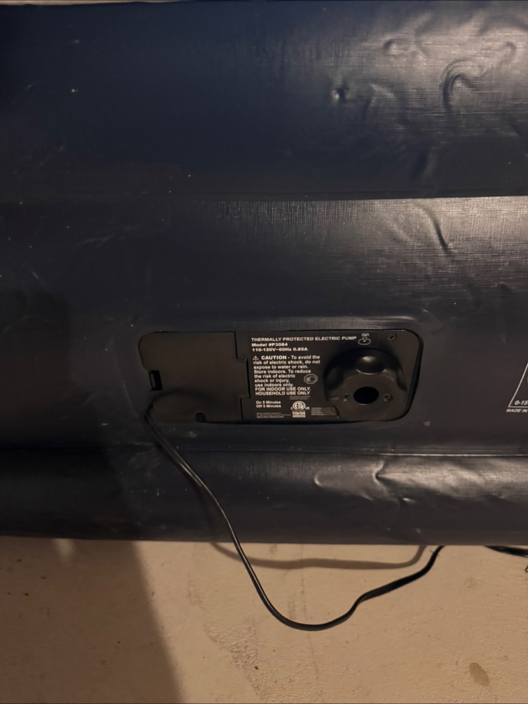 Queen Air Mattress with Built-in Pump - photo 2