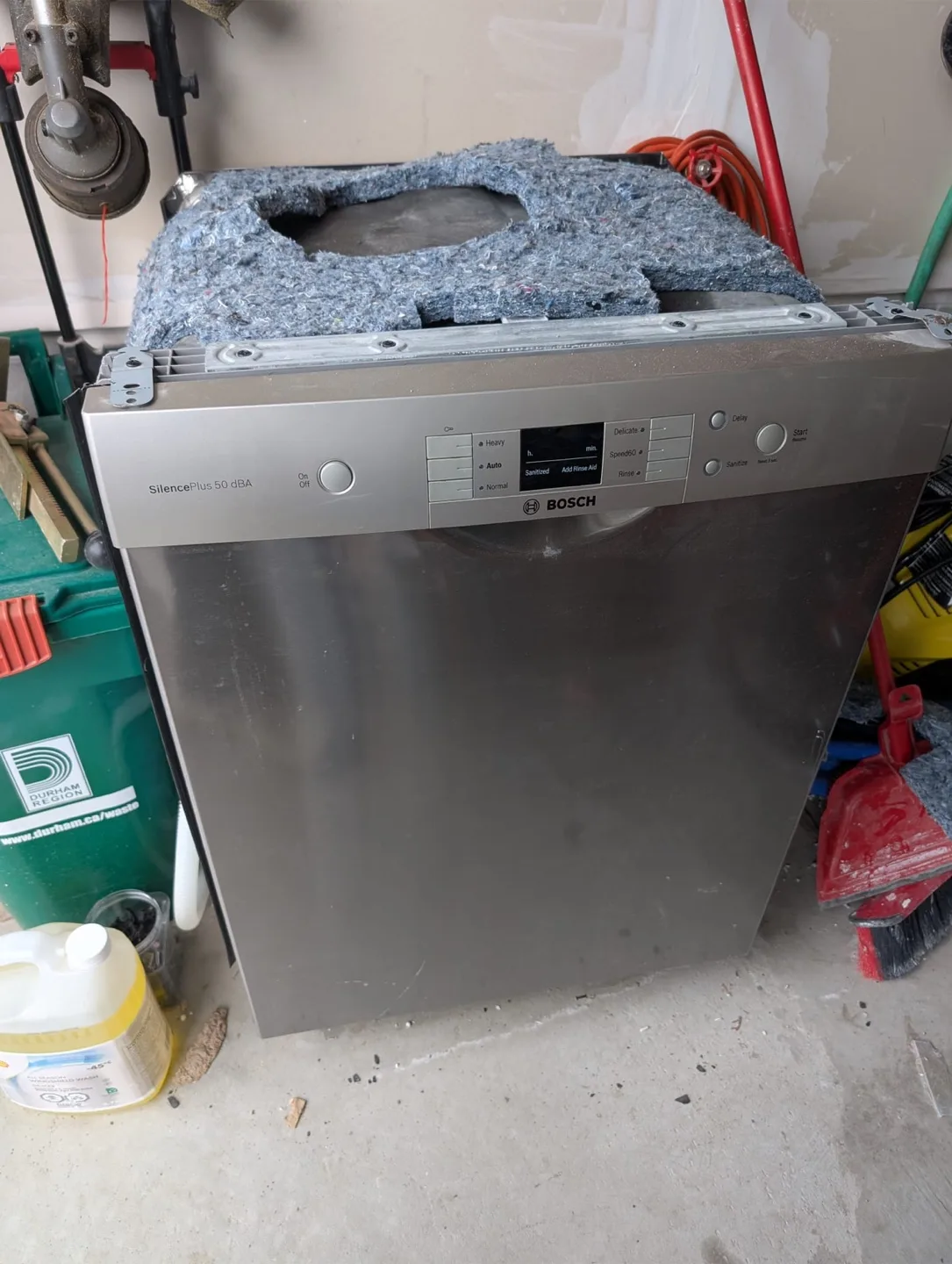 Bosch SilencePlus 50 dBA Dishwasher thumbnail
