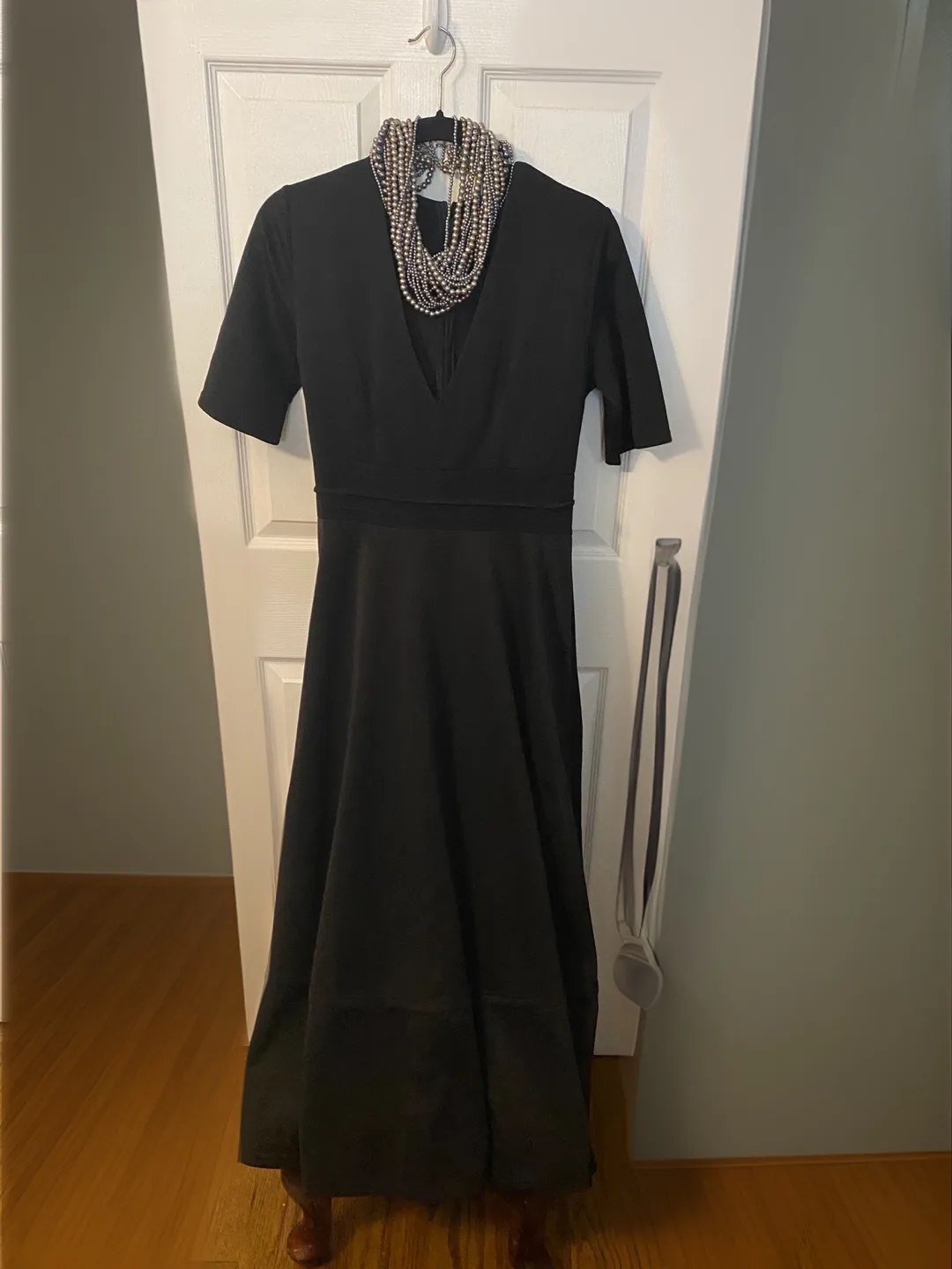 💚lil’Black Maxi Dress image indicator(2)