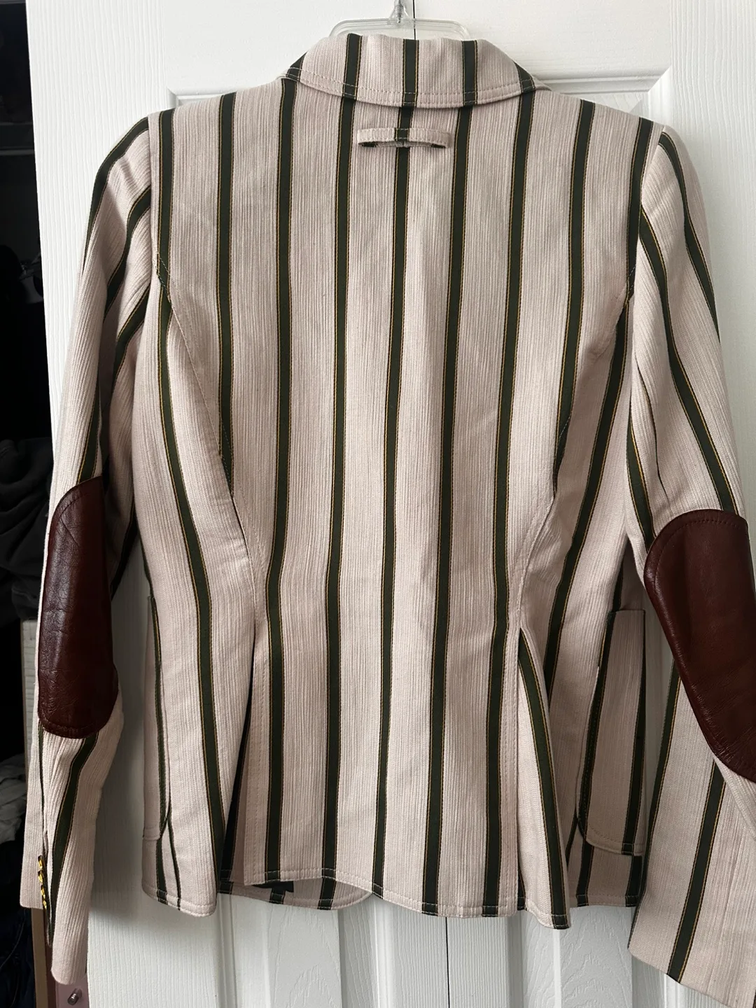 SMYTHE Striped Blazer size 8, like new. image indicator(2)