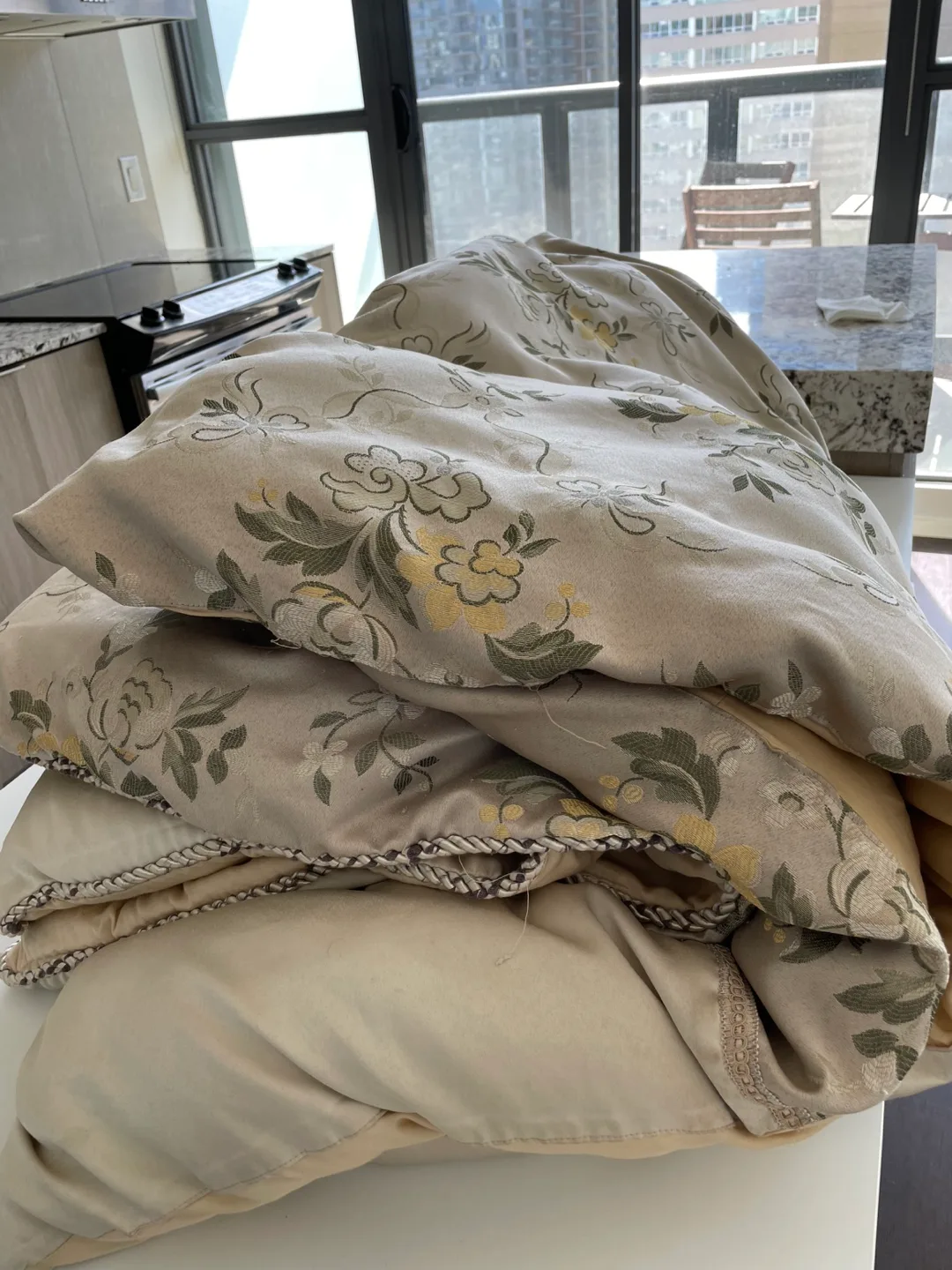 Elegant Floral Duvet Cover thumbnail