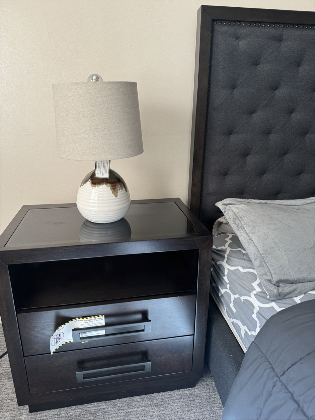 ENTIRE Bedroom Set: Headboard, Dresser, Mirror & 2 Nightstands - photo 2