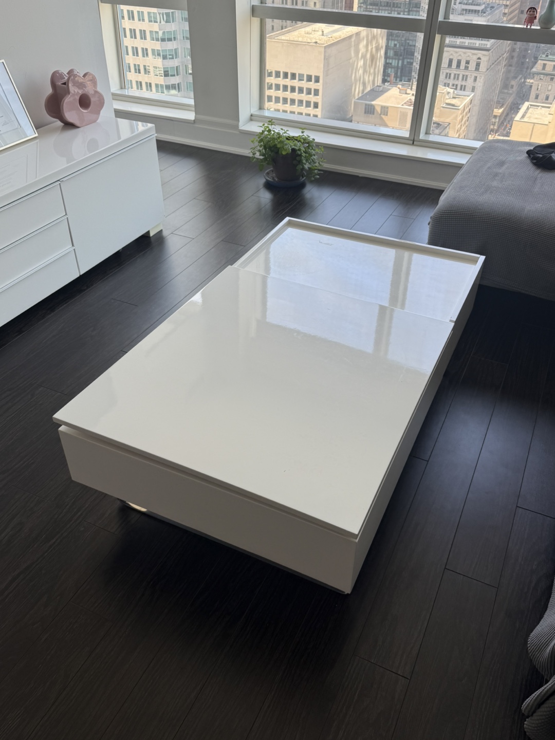 White Lift-Top Coffee Table with Storage