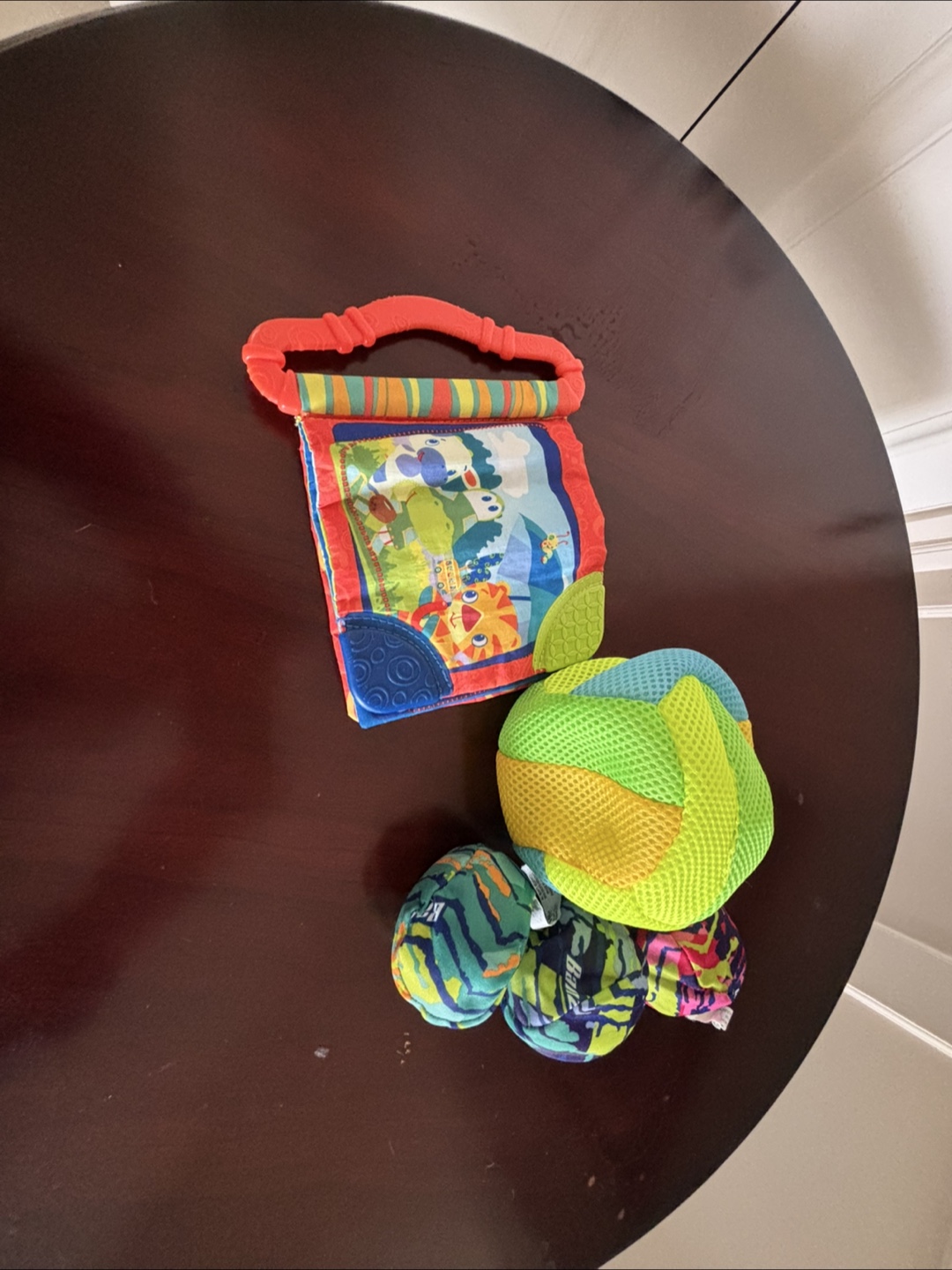 Baby Playset with Hanging book and Balls💚