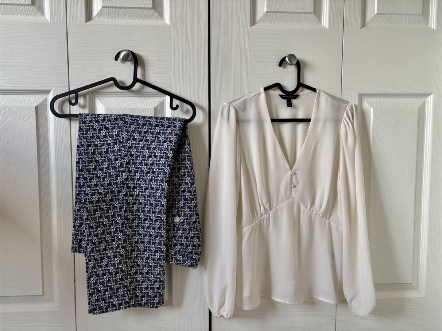 Banana Republic Petite Women's White Blouse & Navy Pants