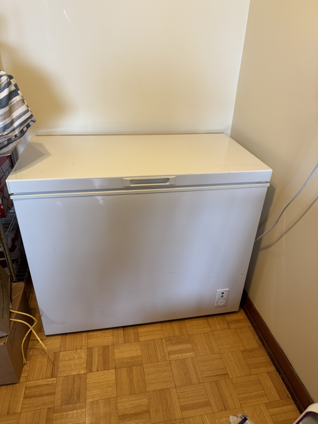 Amana 5.9 cu ft Chest Freezer