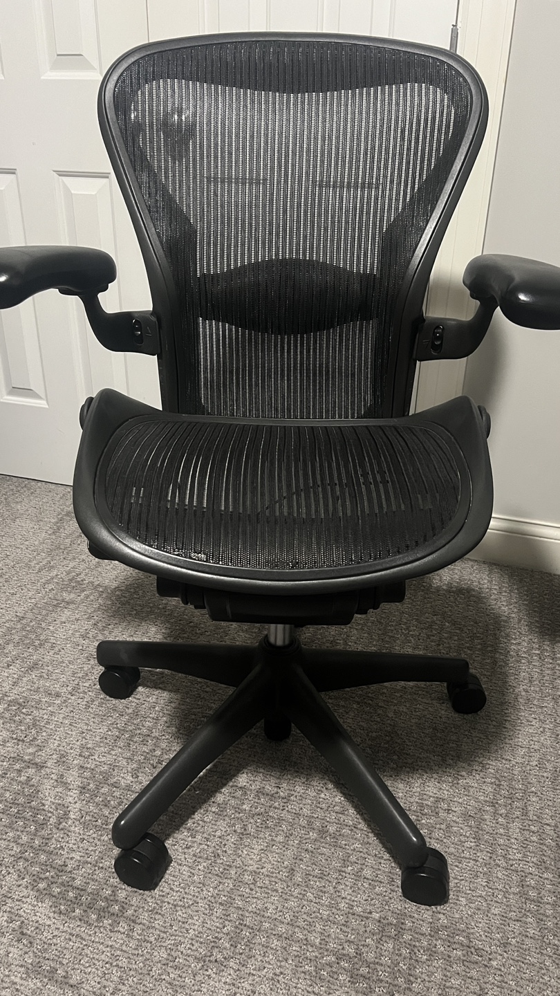 Herman Miller Aeron Chair - Graphite - photo 2