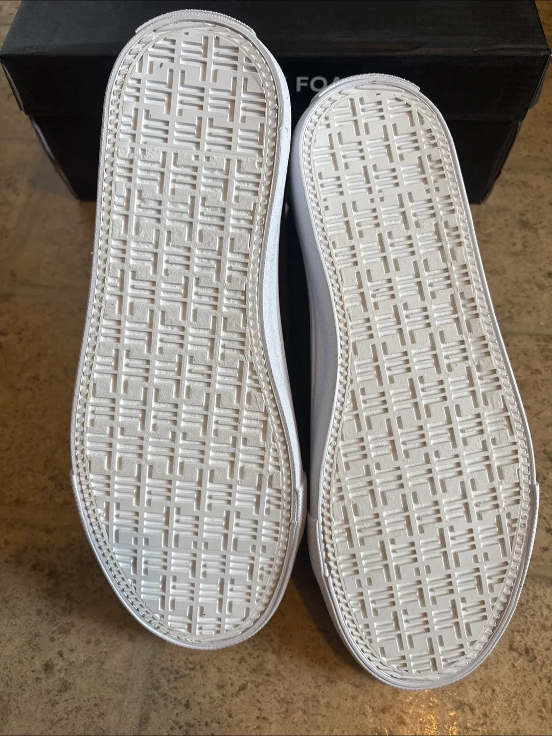 London Fog Men's Dorance Memory Foam Sneakers - Size 9M image indicator(5)