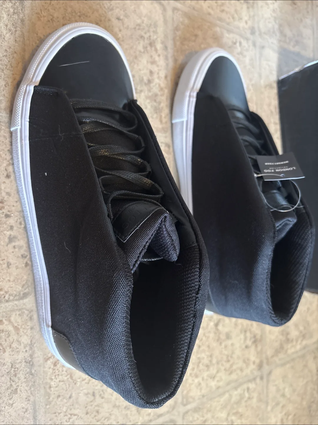 London Fog Men's Dorance Memory Foam Sneakers - Size 9M image indicator(2)