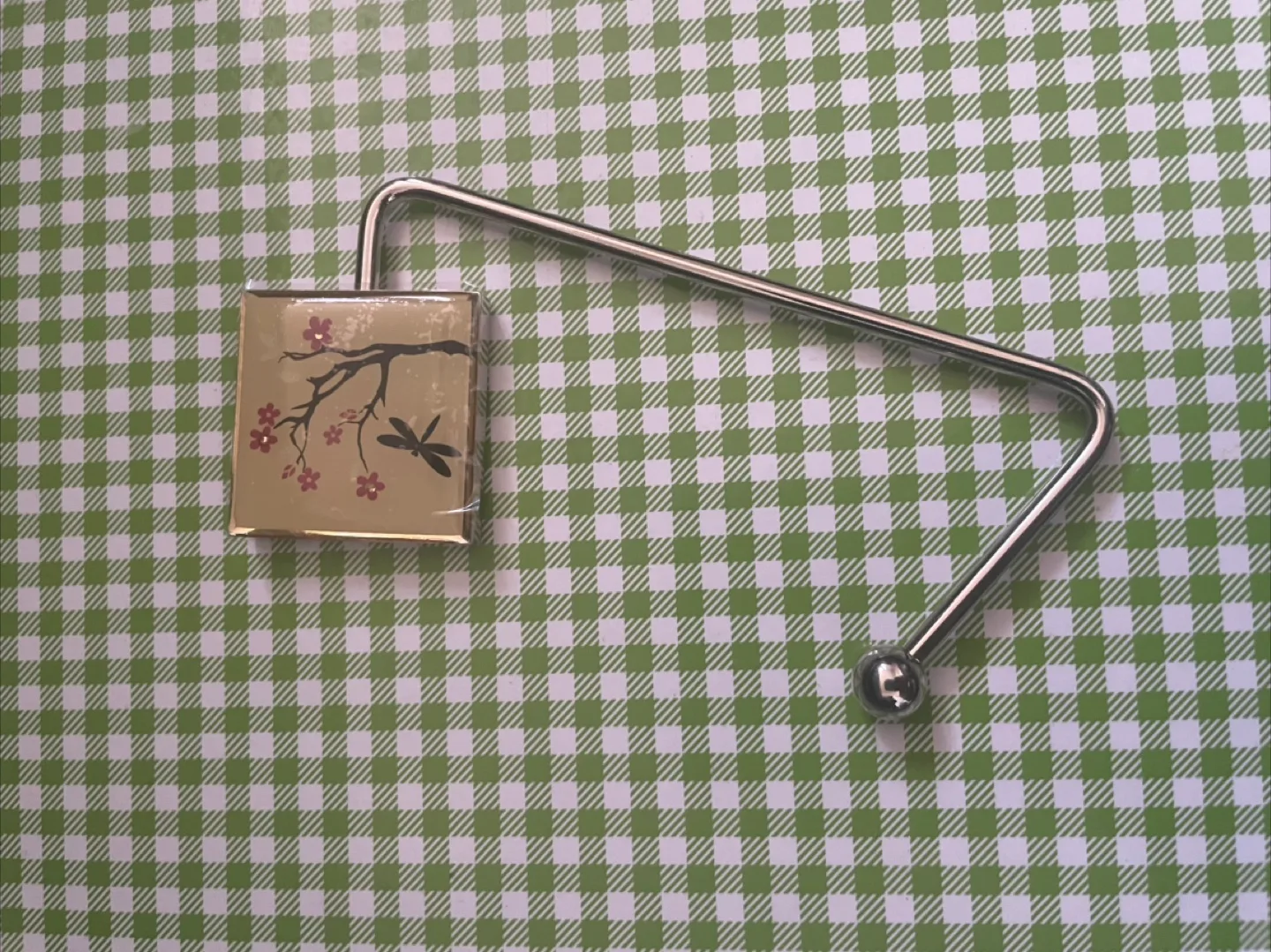 Magnetic purse hook thumbnail