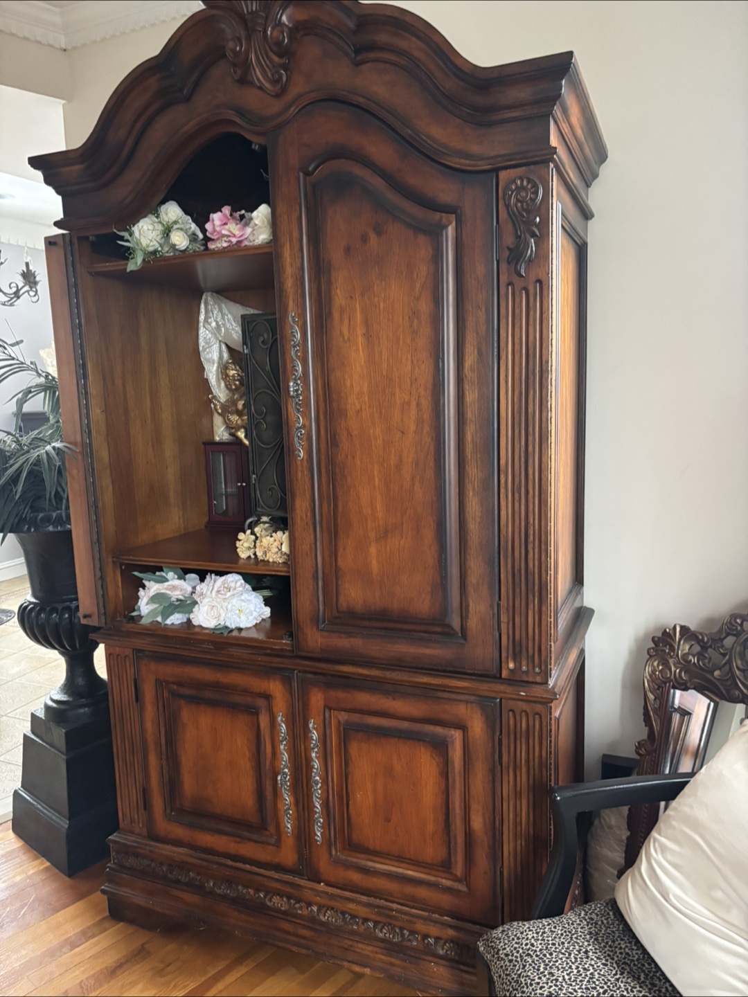 Ornate Wooden Entertainment Center/Armoire - photo 2