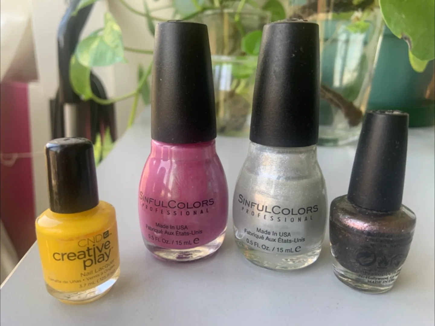 💚 Four nail polishes - Used but not in the last two years thumbnail