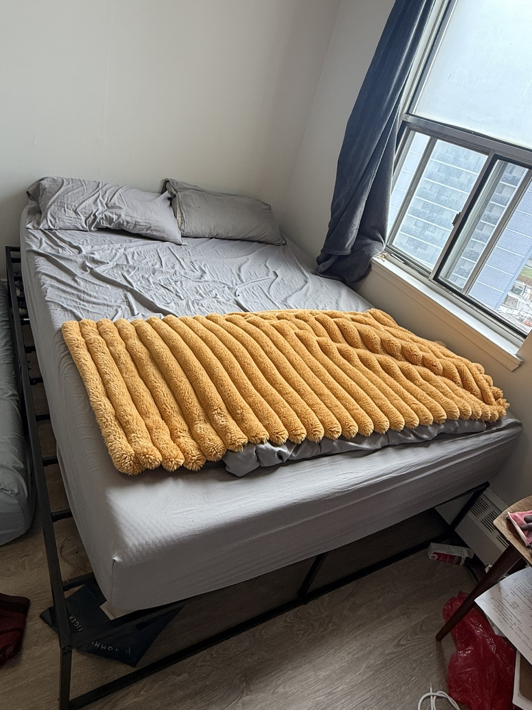 Metal platform bed frame