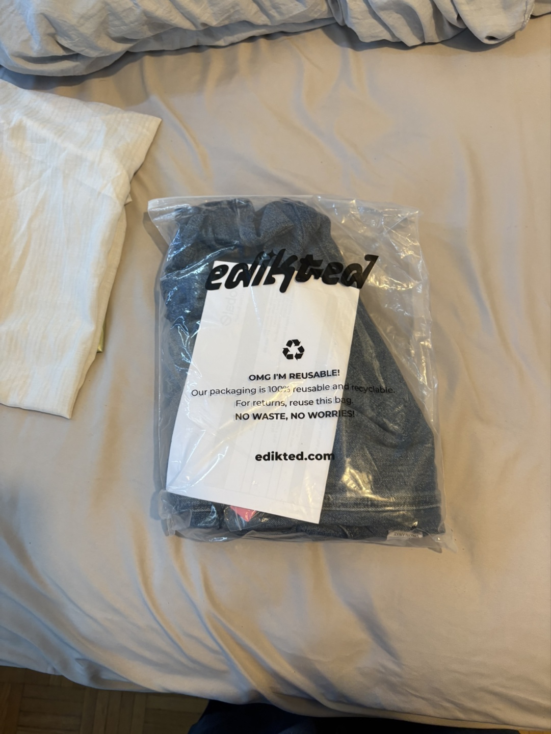 edikted Skater Girl Washed Low Rise Jeans - Size Medium - photo 5