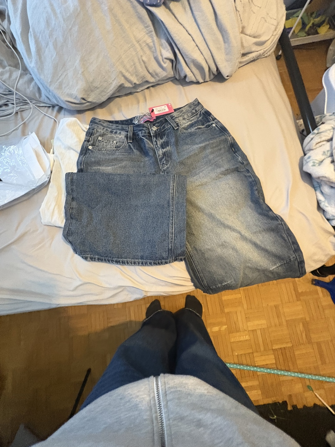 edikted Skater Girl Washed Low Rise Jeans - Size Medium - photo 4