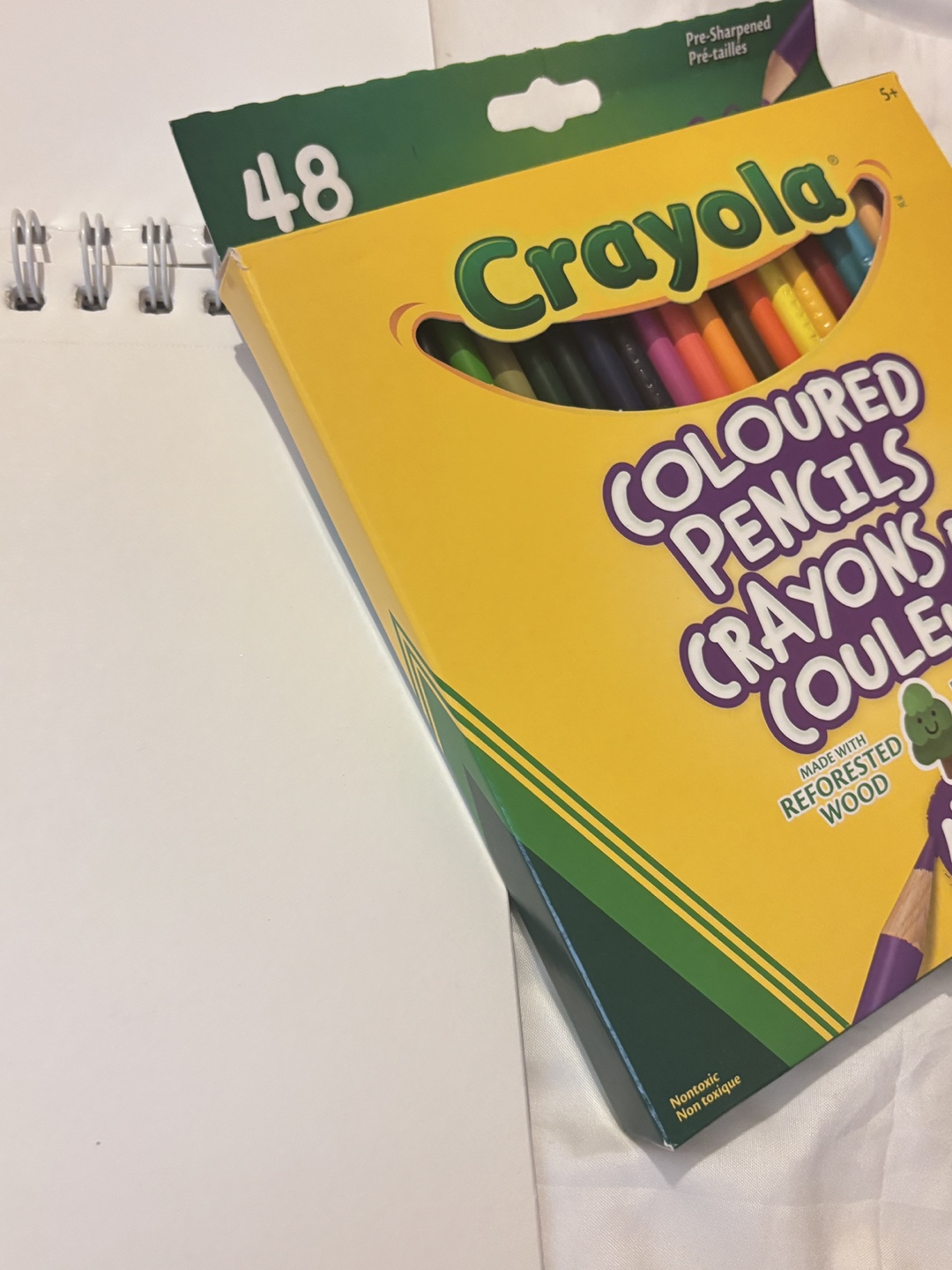 New Crayola Coloured Pencils (gift 26 Sketchbook sheets) - photo 4