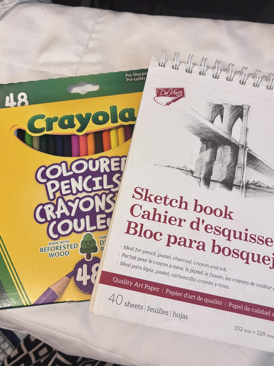 New Crayola Coloured Pencils (gift 26 Sketchbook sheets) - photo 2