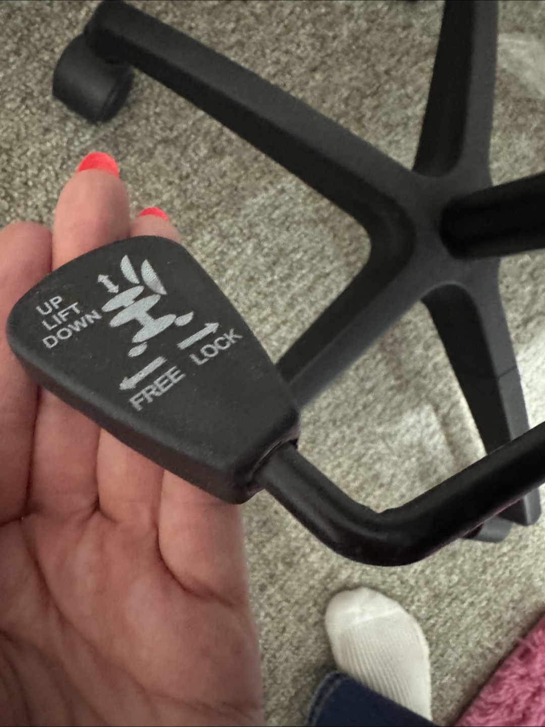 Black Mesh Office Chair (Adjustable) - photo 2