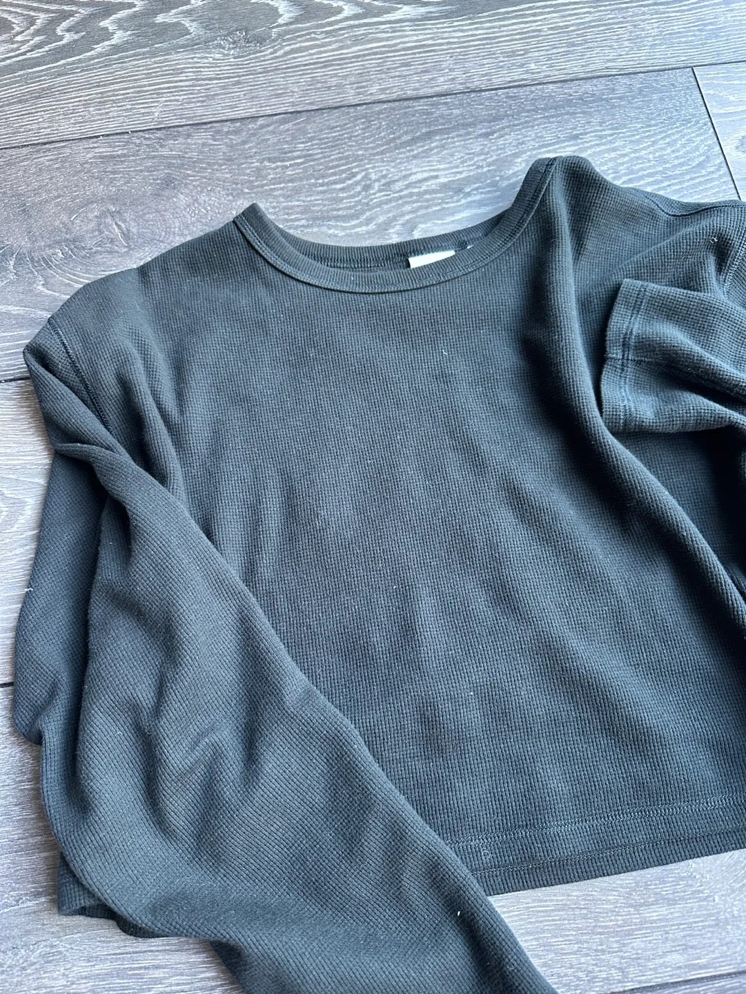 Aritzia Sunday Best Waffle Crop Top - Size M image indicator(3)