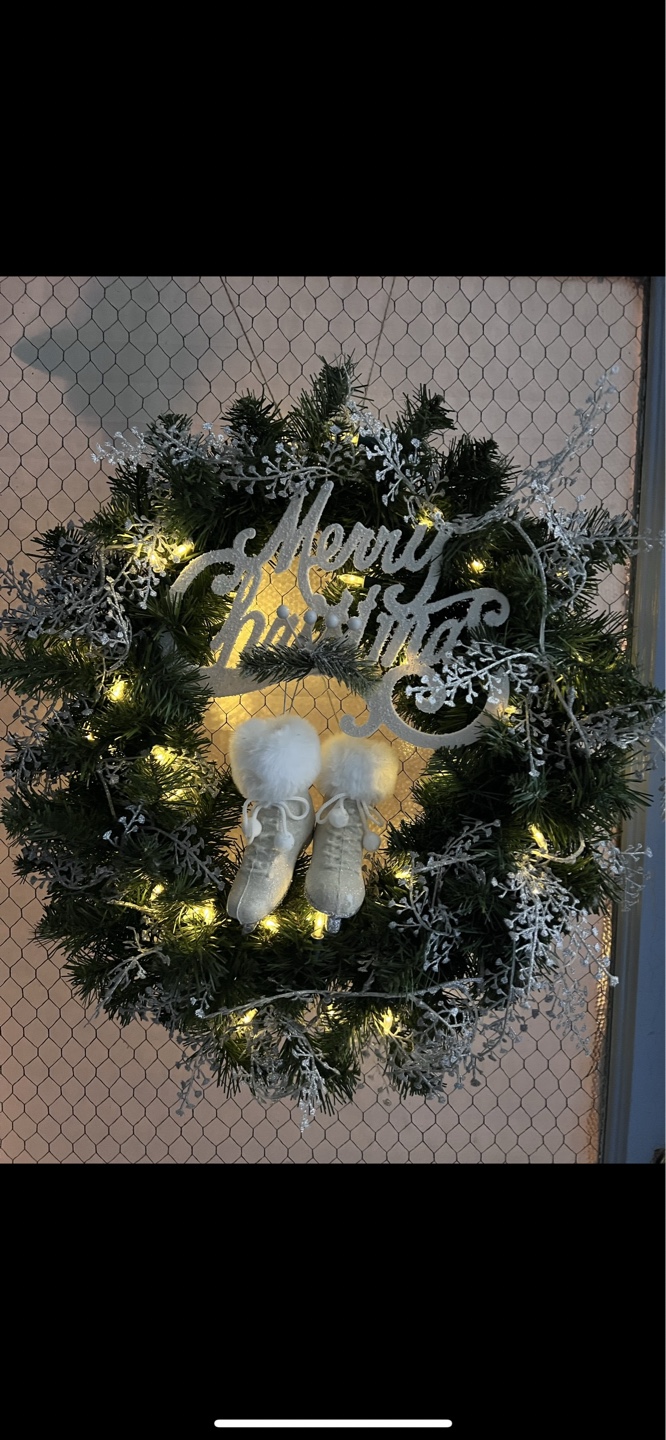 Set of 4 Pre-lit Christmas Wreaths - photo 2