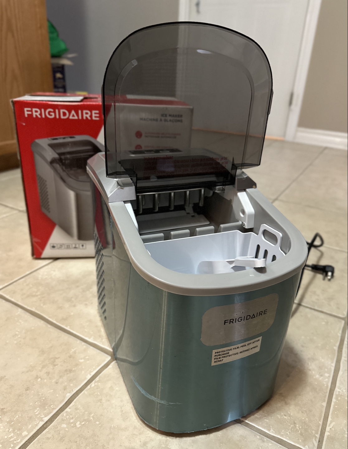 Frigidaire Ice Maker