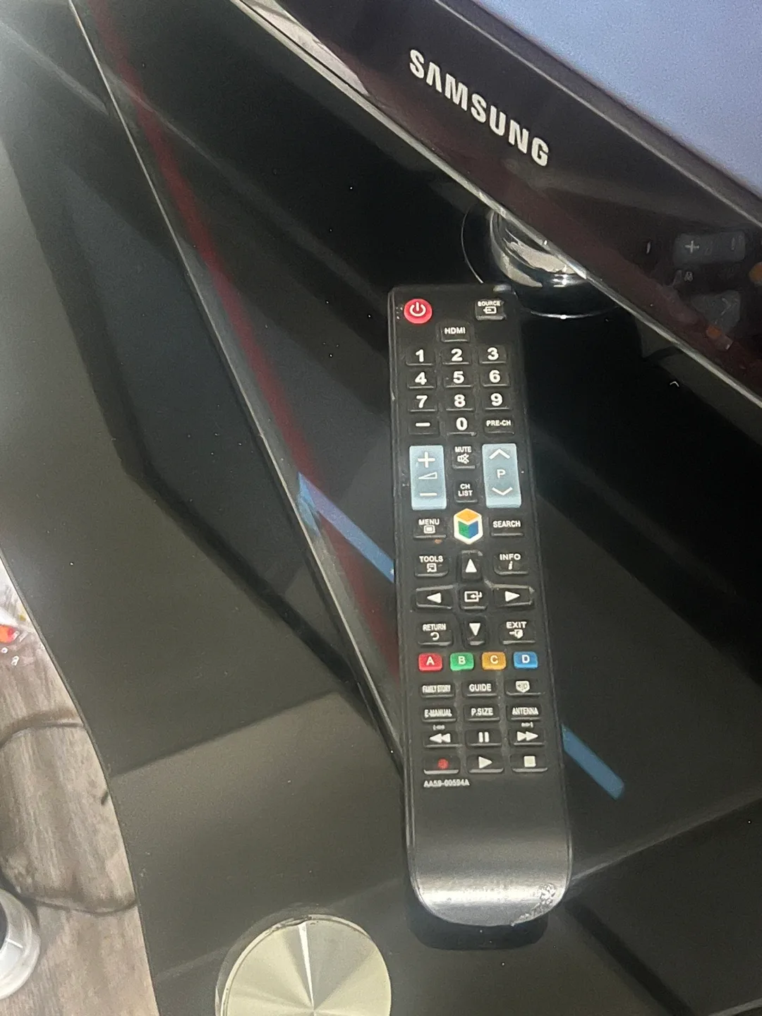 32” Samsung TV with Remote image indicator(2)