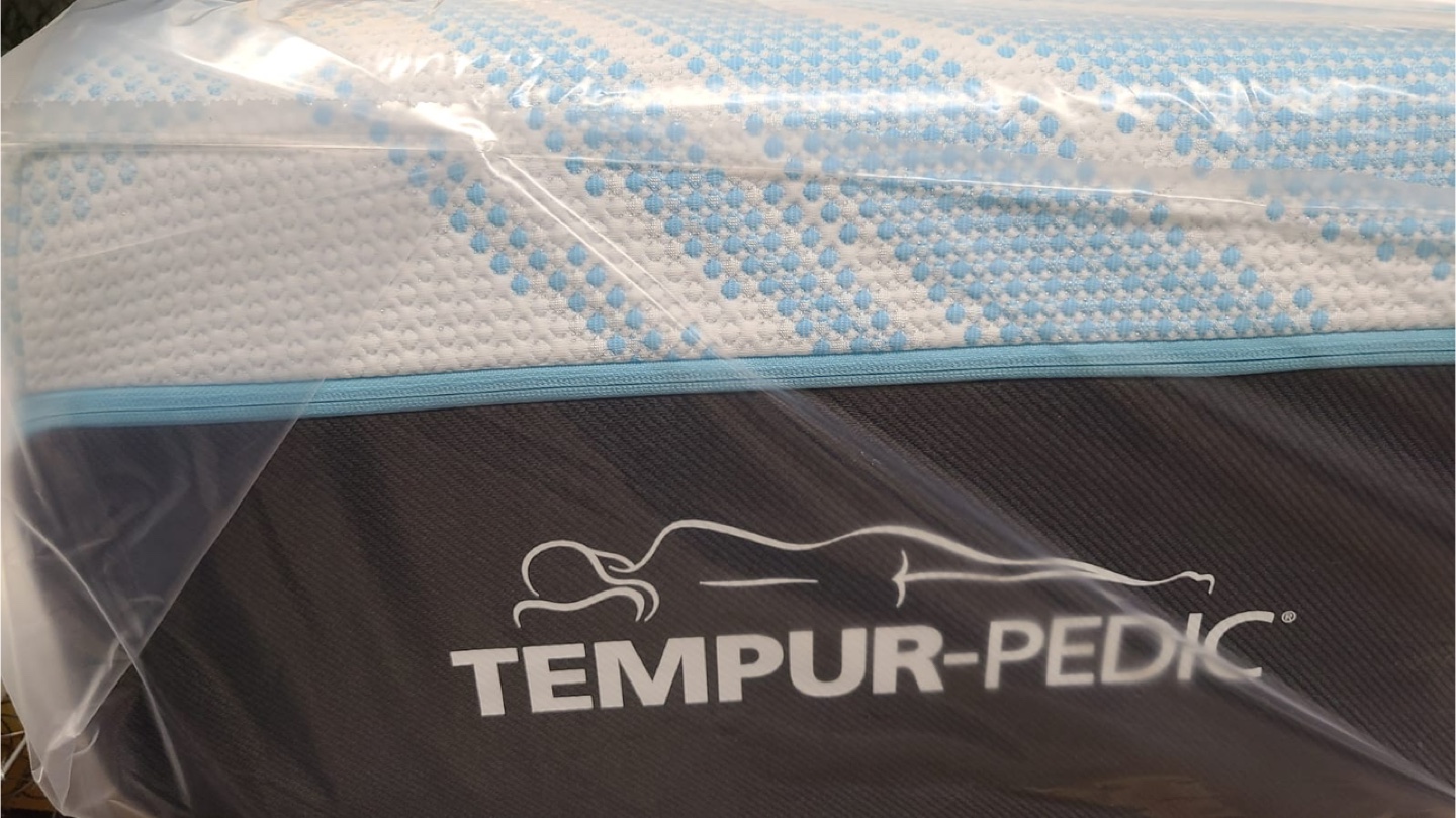 NEW MATTRESS Tempur-Pedic LuxeBreeze Soft KING SIZE