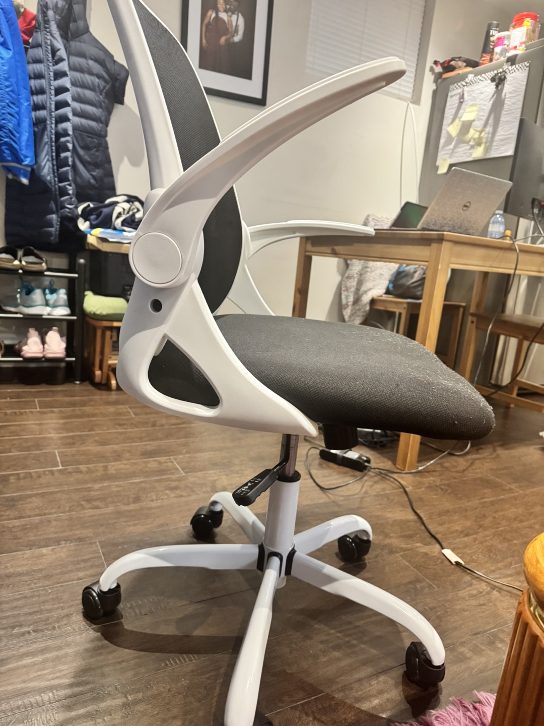 White and Black Mesh Office Chair - photo 3