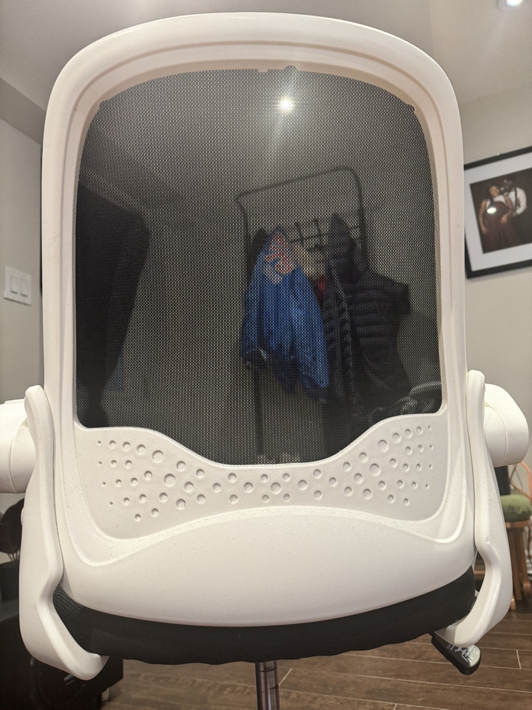 White and Black Mesh Office Chair - photo 4