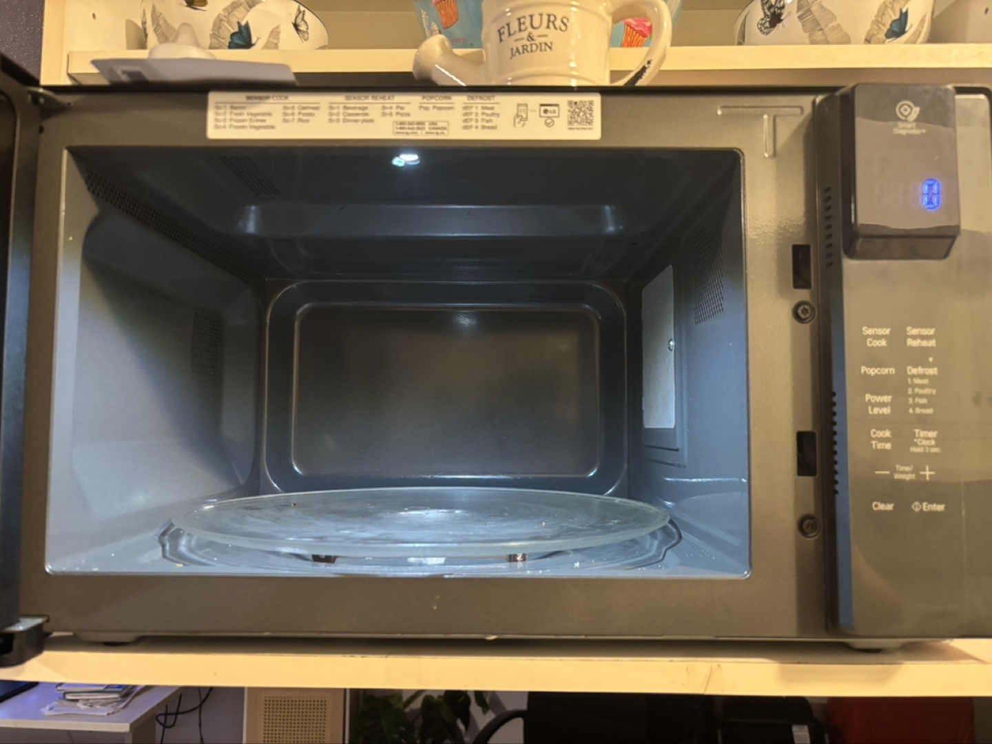 LG Smart Inverter Microwave - photo 4