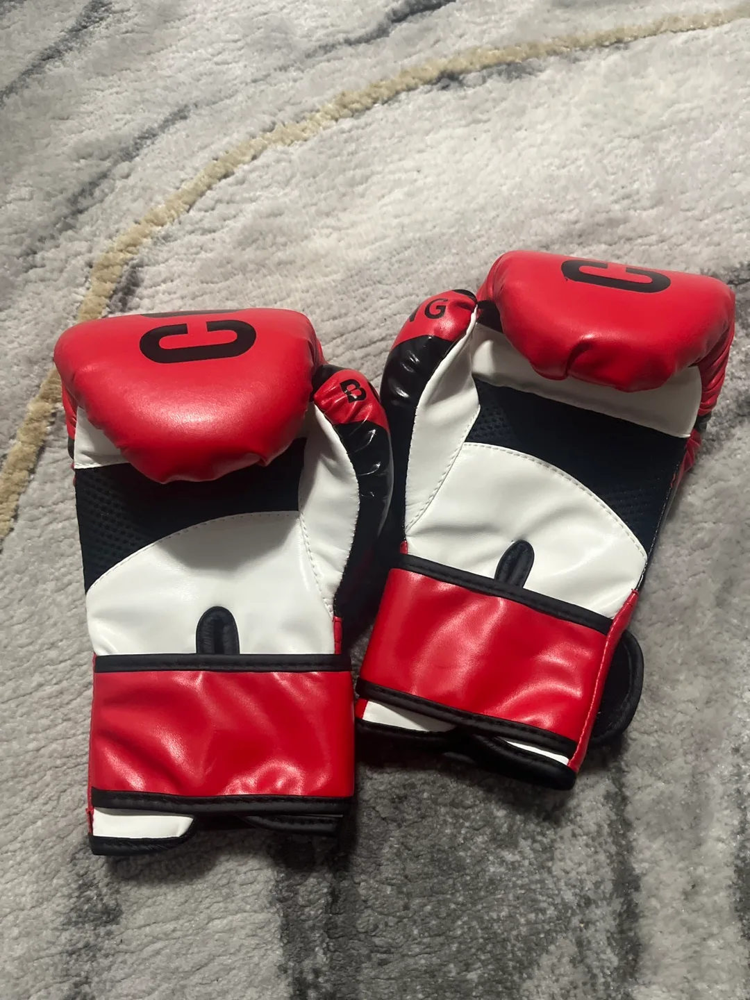 New Cong Bo Boxing Gloves - Red and Black image indicator(3)