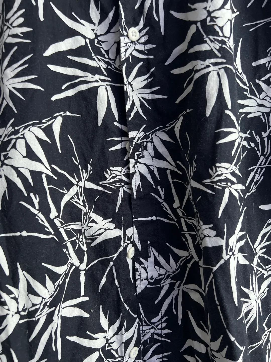 🍒H&M Men's Black and White Bamboo Print image indicator(3)