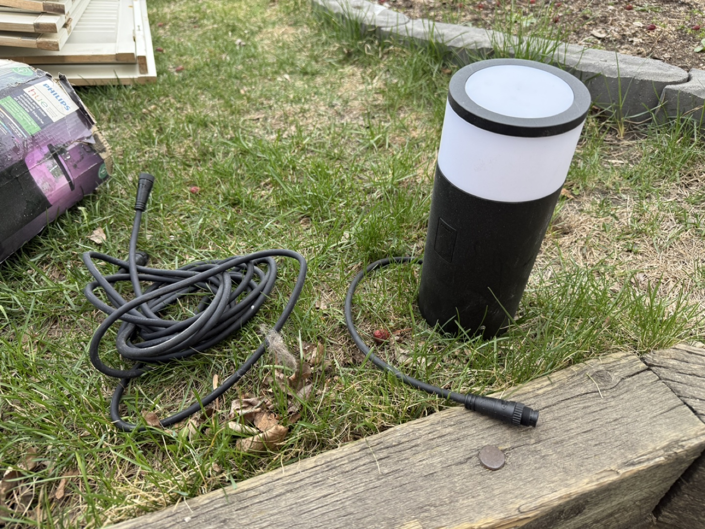 Philips Hue Calla Outdoor Bollard. EXTENSION TO THE PACK. - photo 3