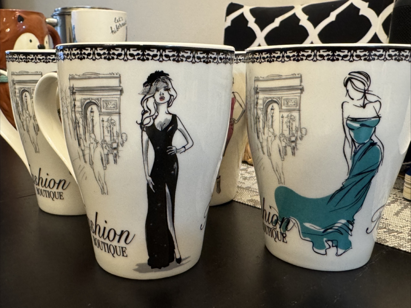 Set of Four Fashion Boutique Mugs - photo 2