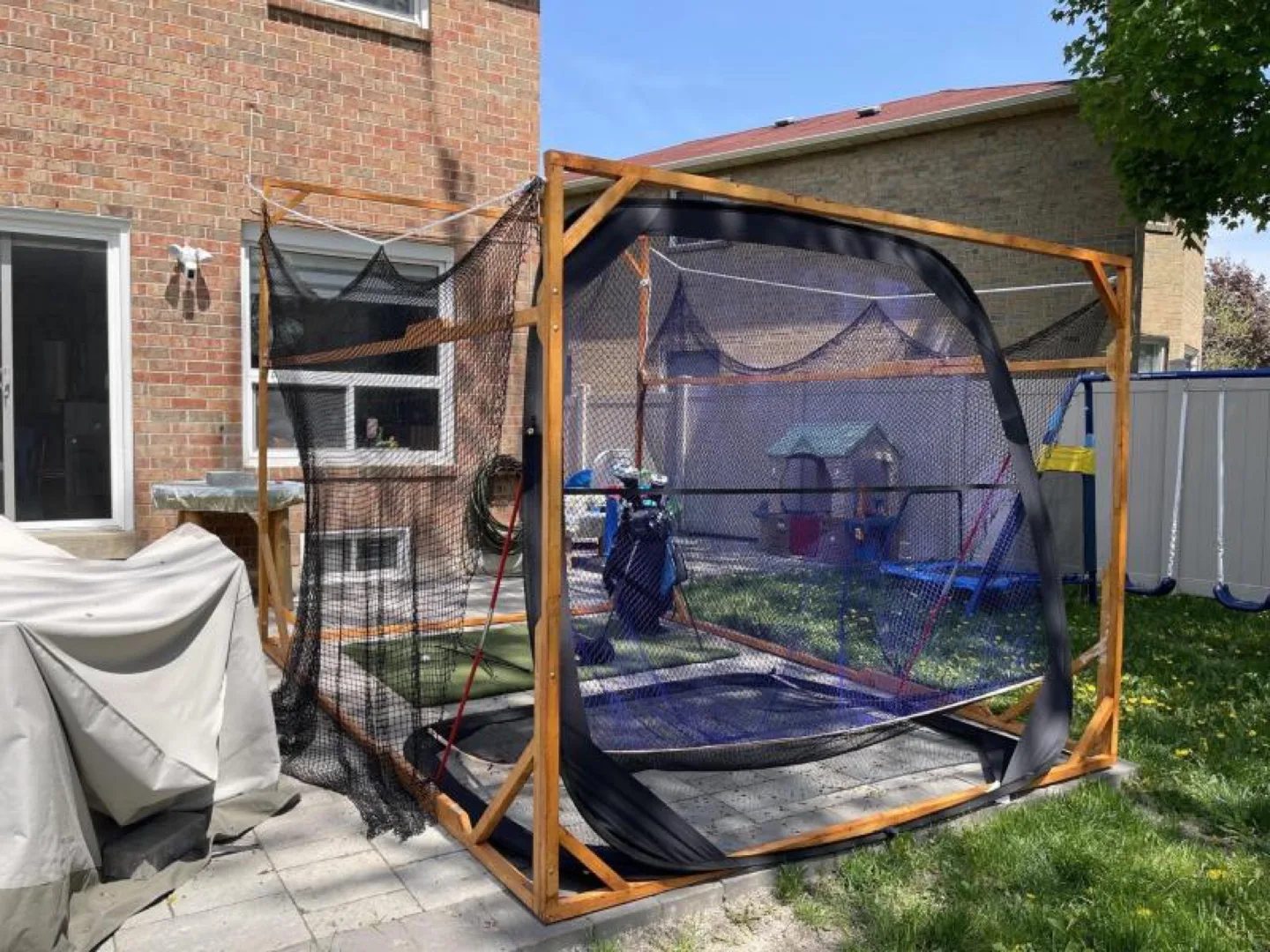 Custom golf bay hitting net enclosure image indicator(3)