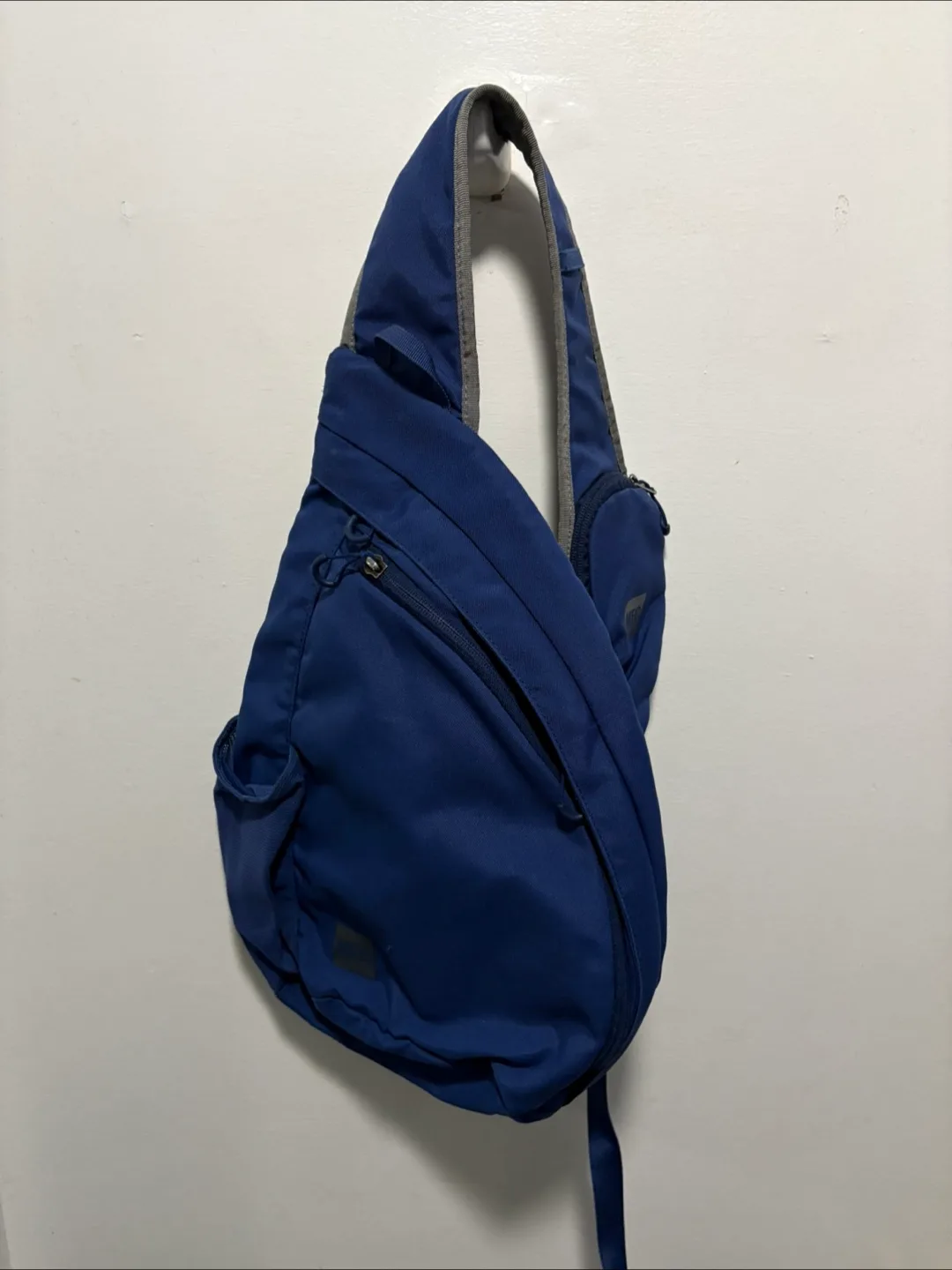 MEC Mountain Equipment coop crossbody sling bag thumbnail