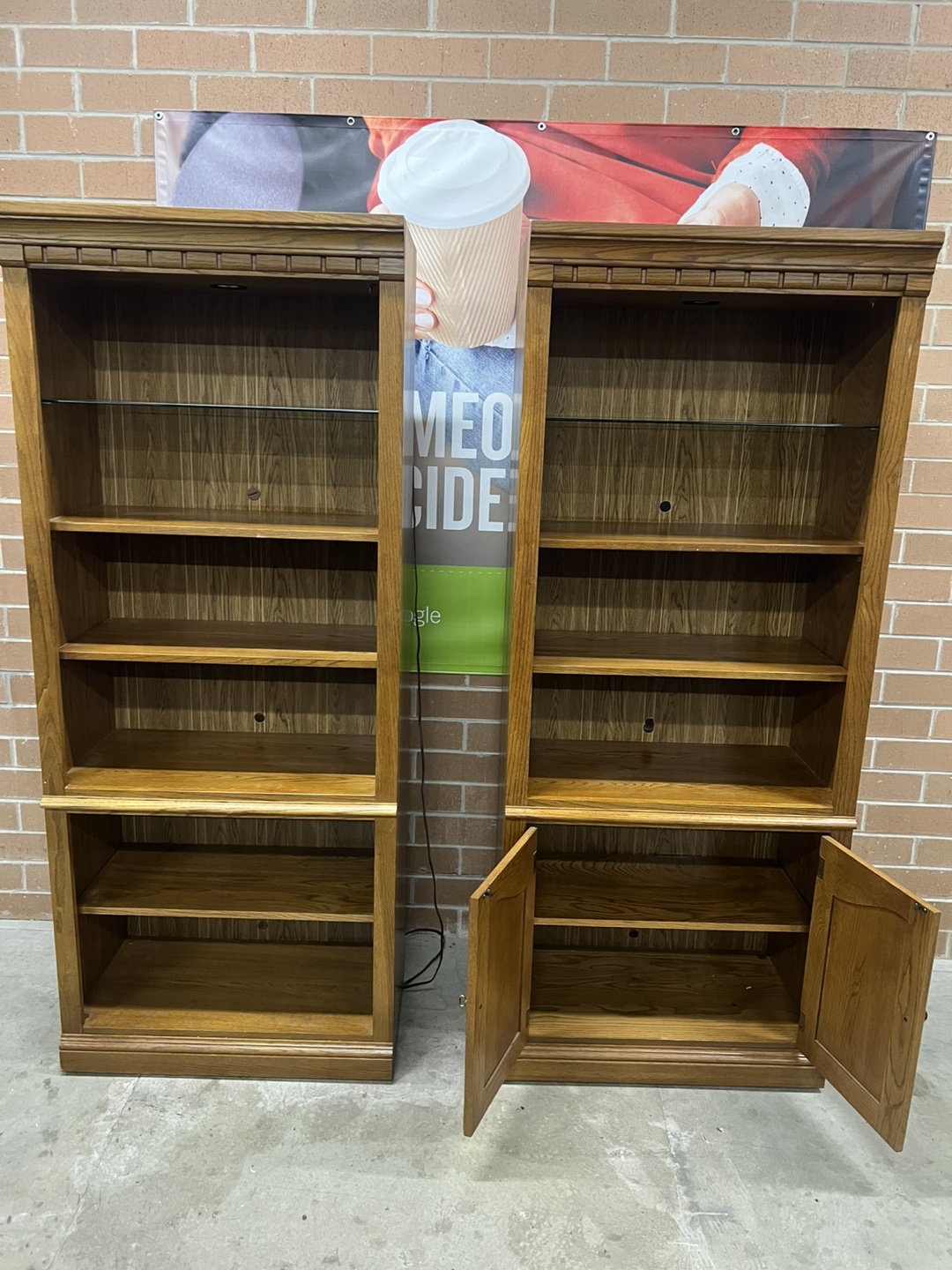Thomasville set of 2 Bookcases w/storage - photo 3