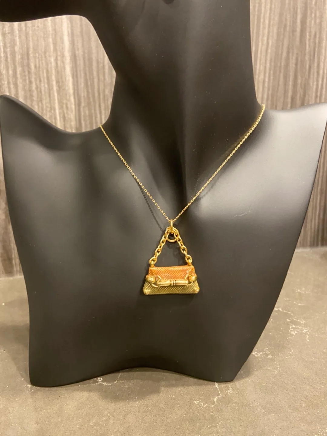 Vintage Gold Tone Handbag Pendant image indicator(4)