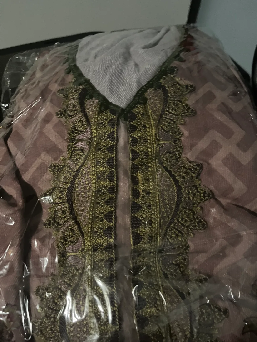 Women's embroidered shalwar kameez thumbnail
