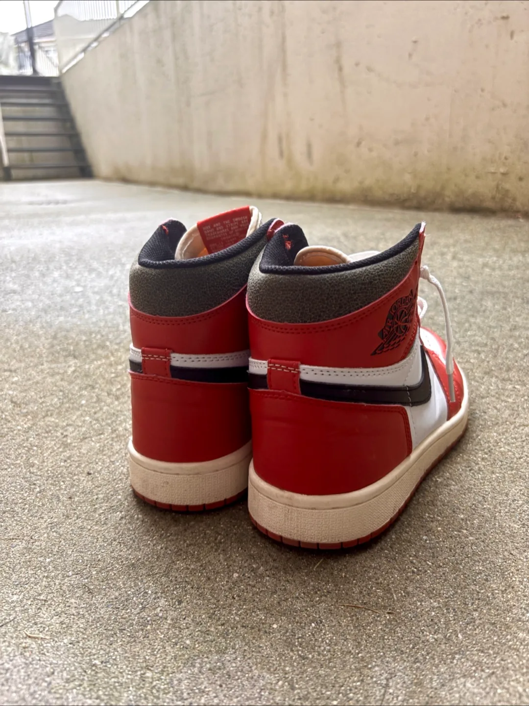 Nike Air Jordan 1 High OG 'Bred' Sneakers image indicator(3)