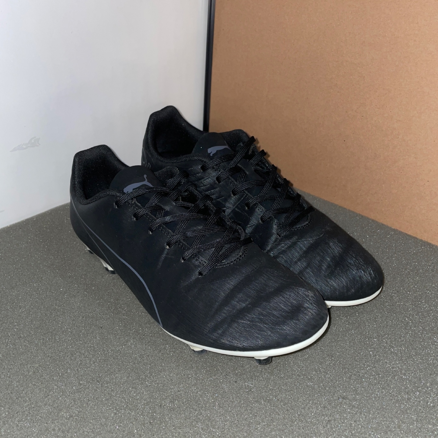 Puma One Soccer Cleats (Size 9)