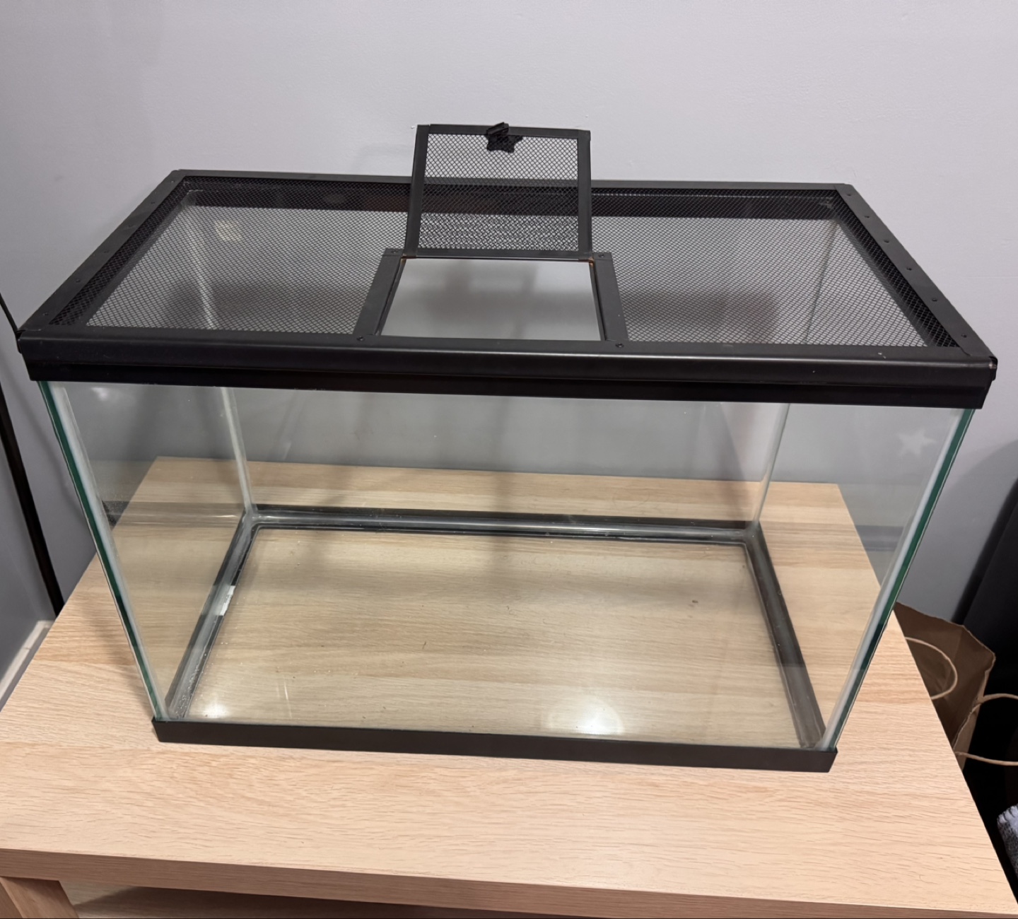 Glass Aquarium Tank with Mesh Lid - photo 3