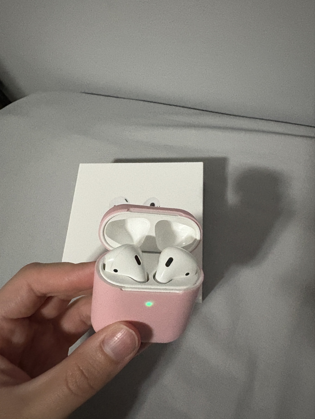 Apple AirPods with Wireless Charging Case - photo 2