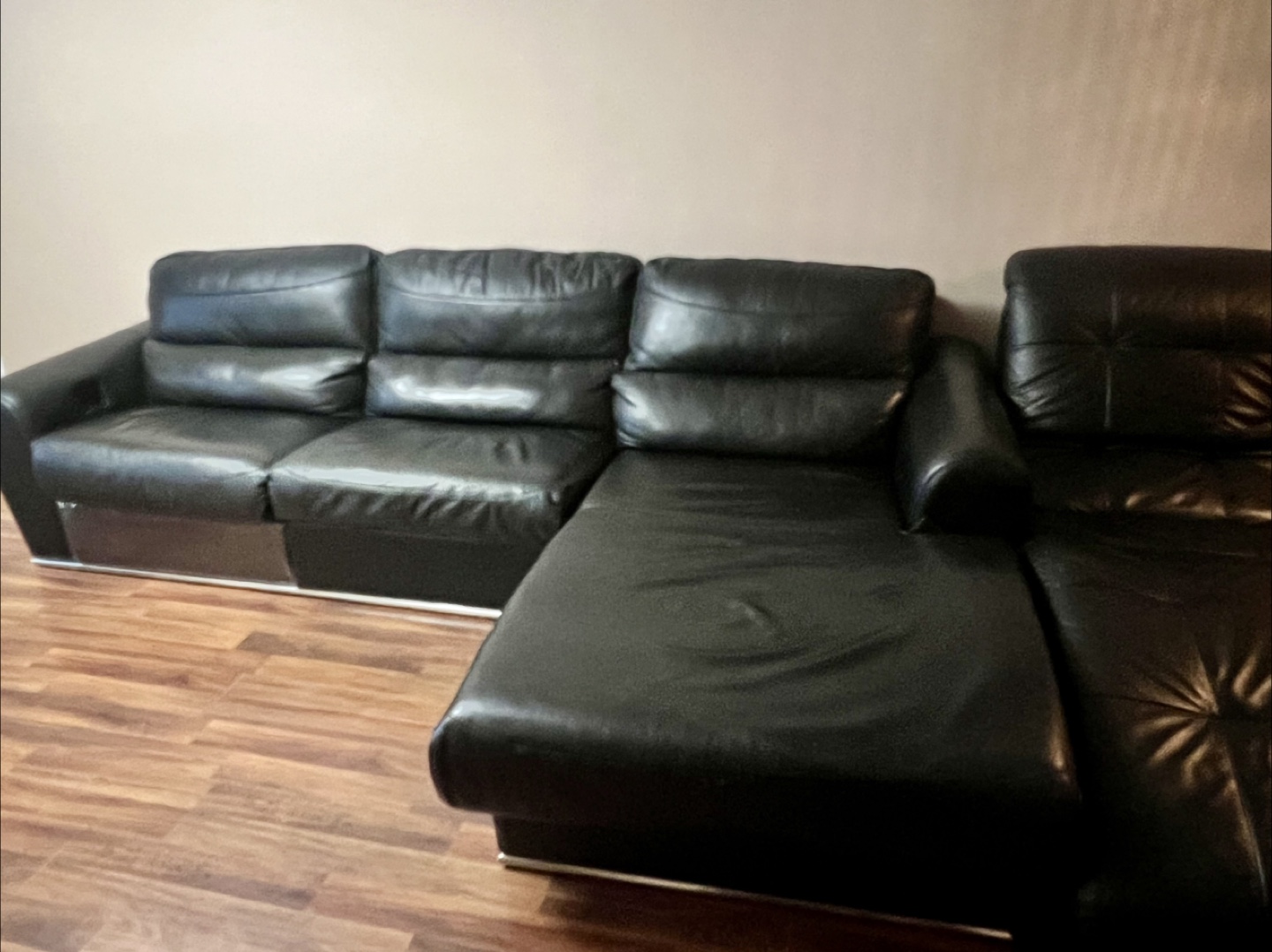 Black Leather Sectional Sofa with chaise and massager - photo 2
