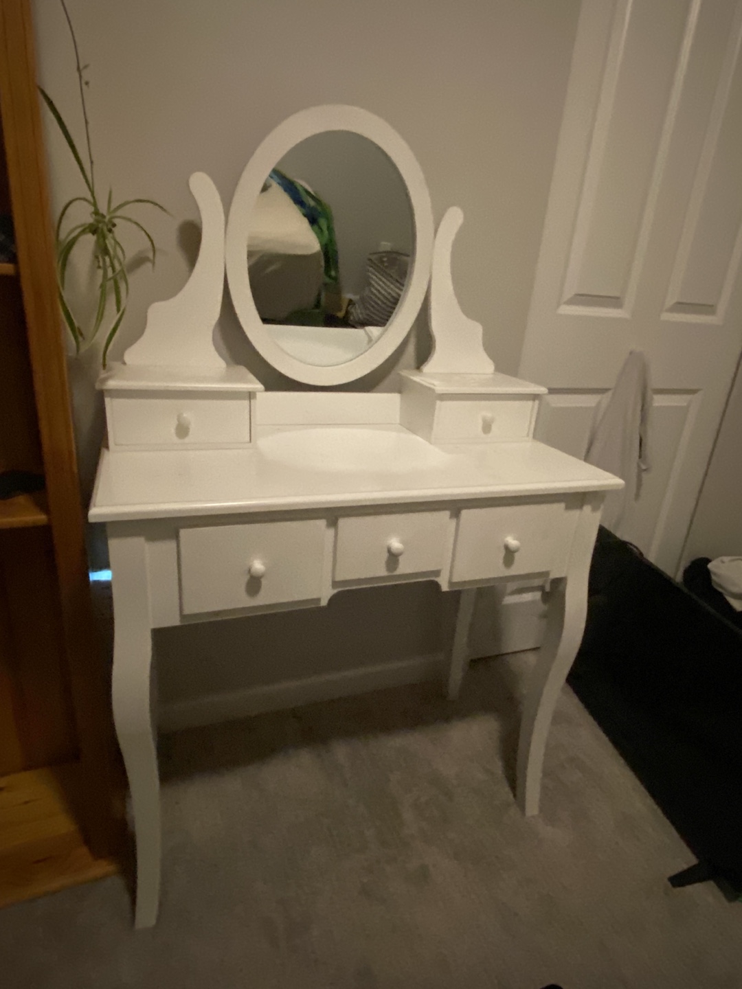 White Vanity Set with Mirror